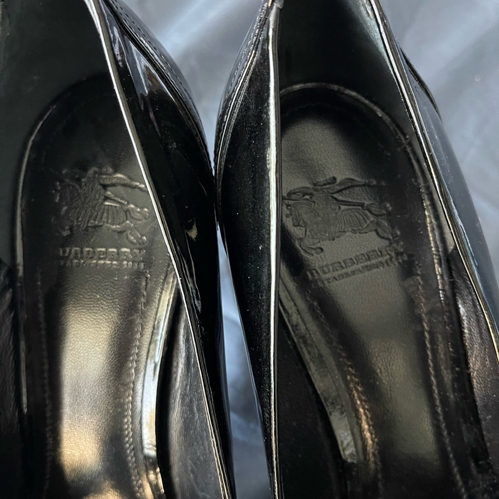 Burberry Black Patent Leather Heel Size 10. Never worn. - Picture 4 of 11